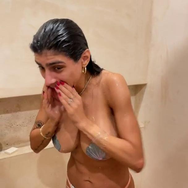 Mia Khalifa Of Nude Nipple Pasties Shower Video Leaked Star Porns HD